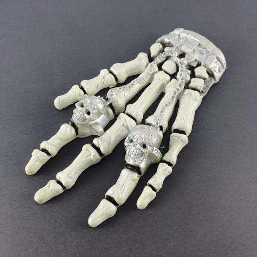 Декор "Рука скелета"