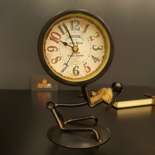 Металлические настольные часы 