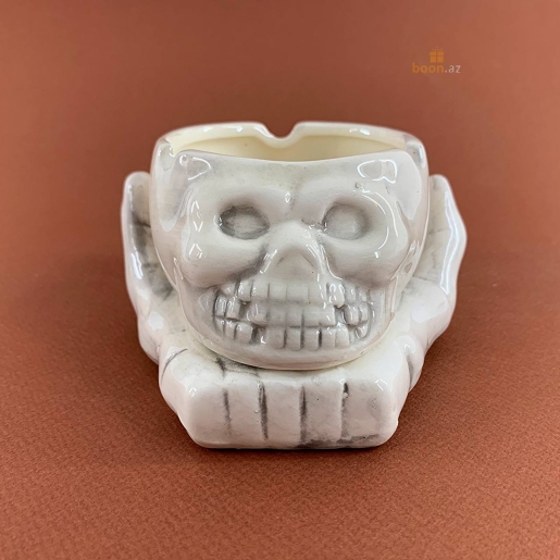 Пепельница "Череп рука"