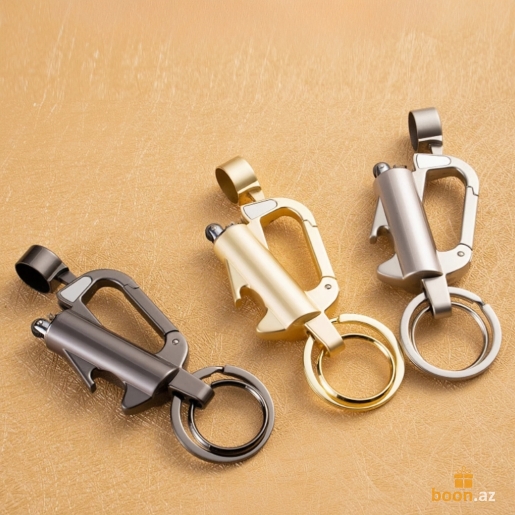 Зажигалка-брелок с карабином на бензине