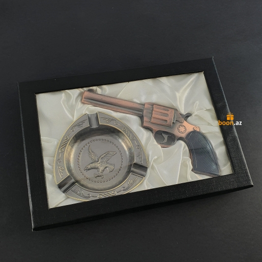 Набор пепельница с зажигалкой в виде револьвера