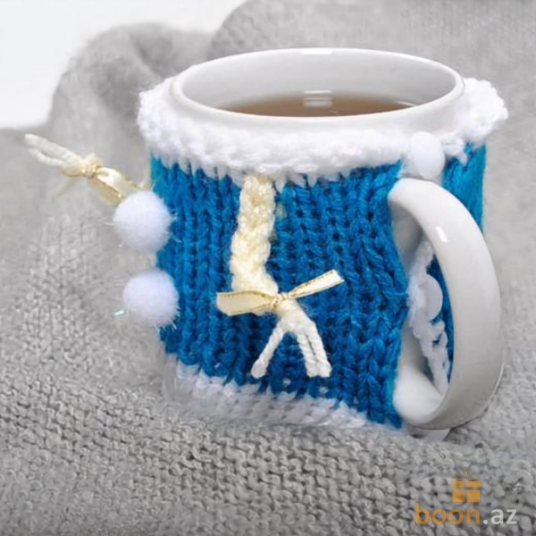 Свитер на чашку «Снегурочка»