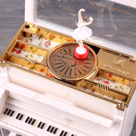 Музыкальная шкатулка «Белый Фортепиано» (среднее)