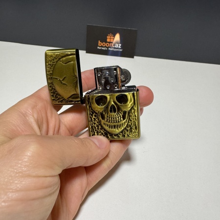 Газовая зажигалка в ретро стиле череп