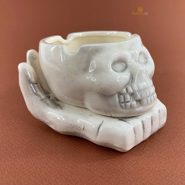 Пепельница "Череп рука"