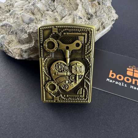 Газовая зажигалка в ретро стиле сердце 