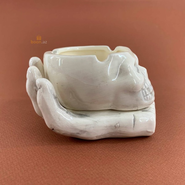 Пепельница "Череп рука"