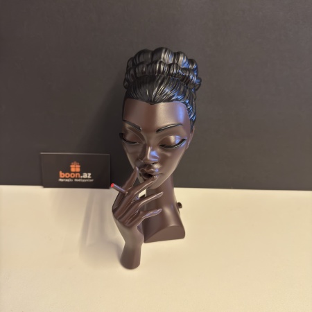 Аромастатуэтка Леди с сигаретой