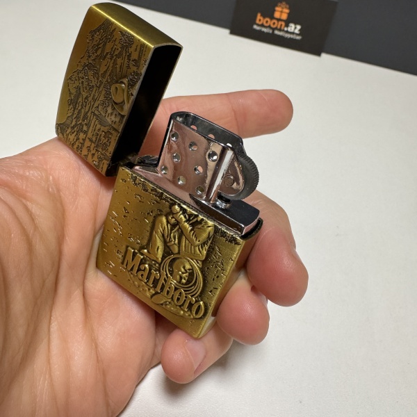 Газовая зажигалка в ретро стиле Marlbro