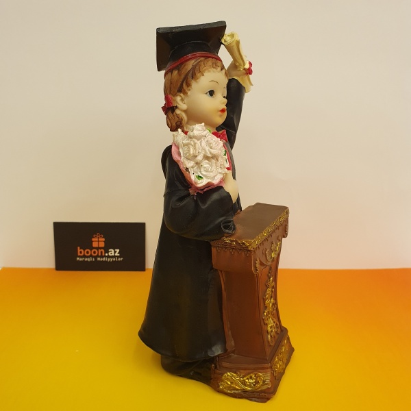 Статуэтка "Выпускница"