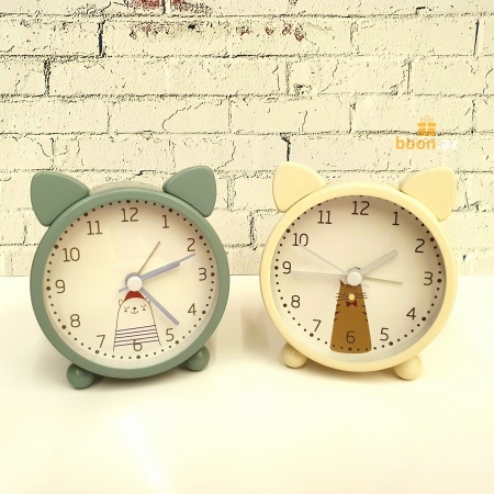 Настольные часы с ушками 