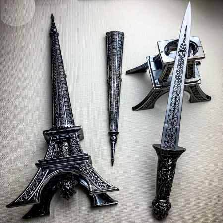 Сувенирный кинжал на подставке «Эйфелева башня» (40 х 15) .  Dagger  « Eiffel Tower »