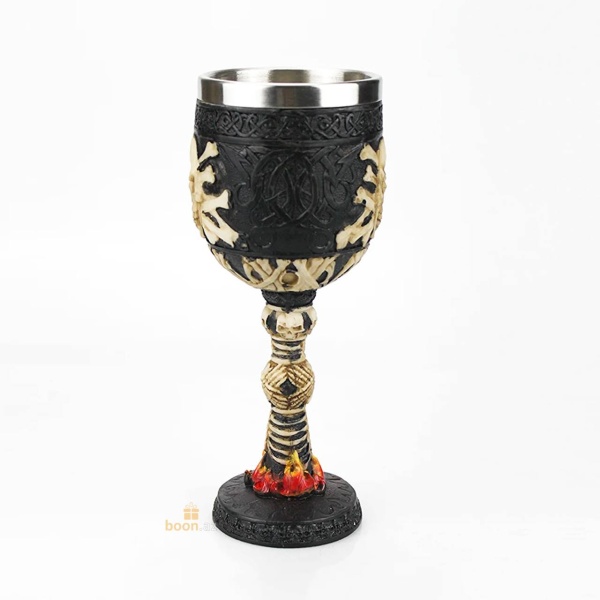 Бокал в готическом стиле "Череп в огне"