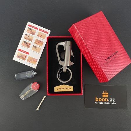 Зажигалка-брелок с карабином на бензине