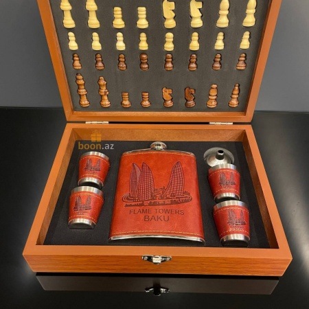 Подарочный набор Шахматы с флягой Пламенная башня "Flame Tower"
