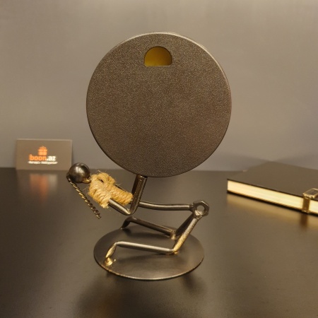 Металлические настольные часы 