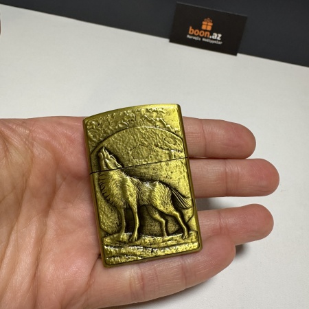 Газовая зажигалка в ретро стиле волк