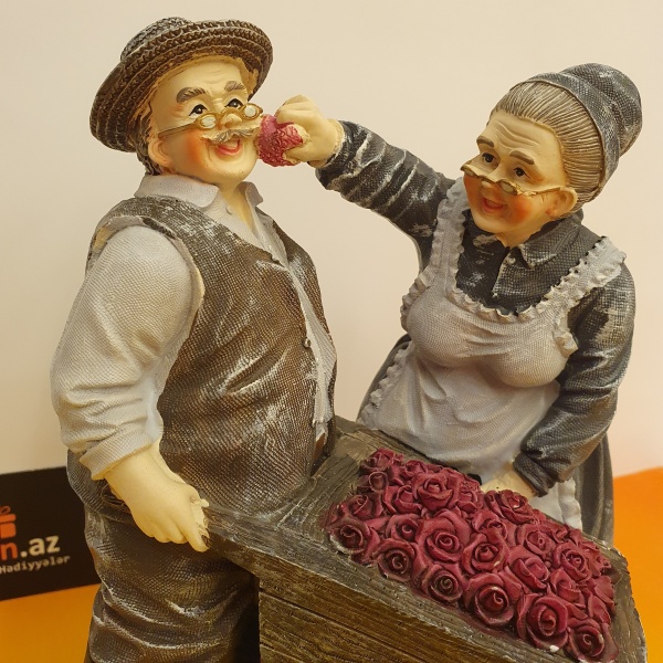 Фигурка декоративная "Бабушка с дедушкой"