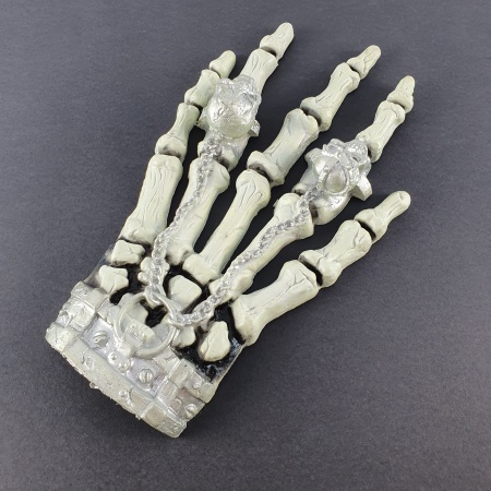 Декор "Рука скелета"