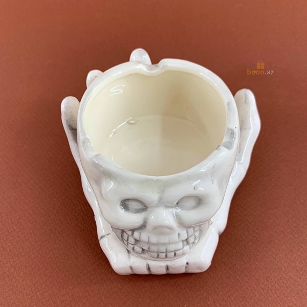 Пепельница "Череп рука"