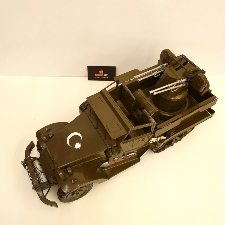 Металлическая военная машина