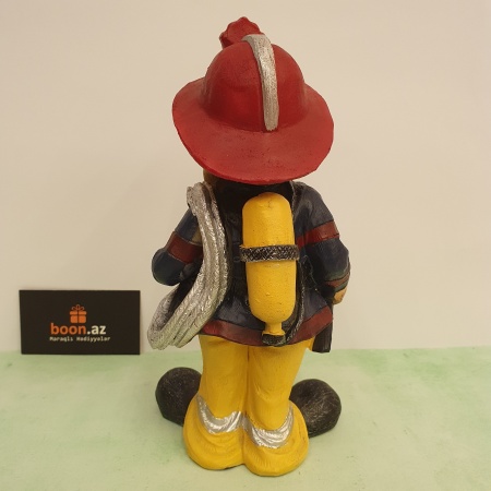 Фигурка "Пожарник"