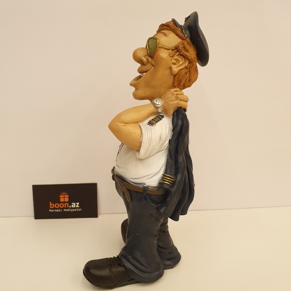 Фигурка - Забавная работа  «Пилот» . Figure Funny work «Pilot» .