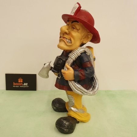 Фигурка "Пожарник"