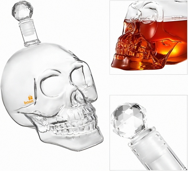Стеклянный графин "Череп"