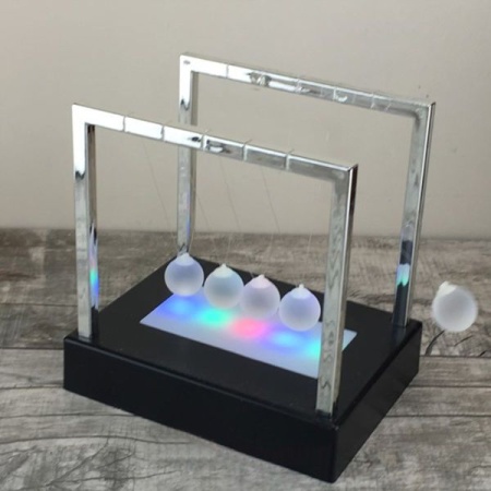 Маятник «Колыбель Ньютона» с подсветкой (15 см)