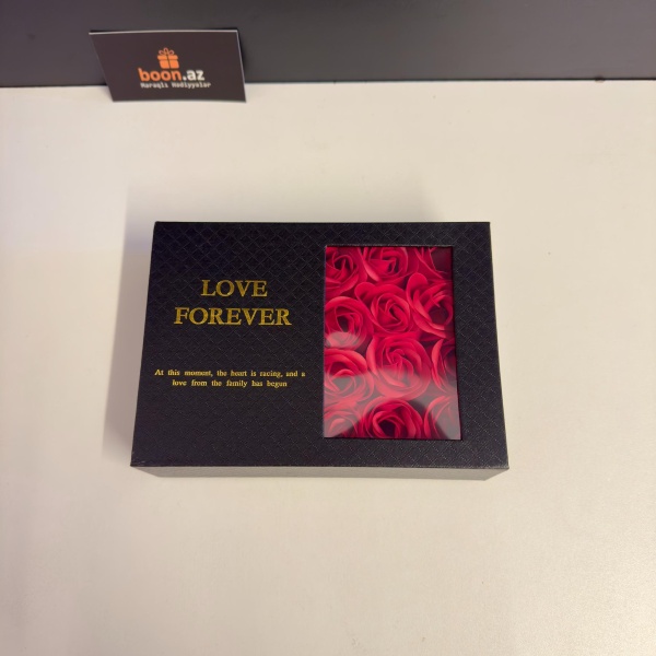 Уникальный набор из жемчуга и мыльных роз