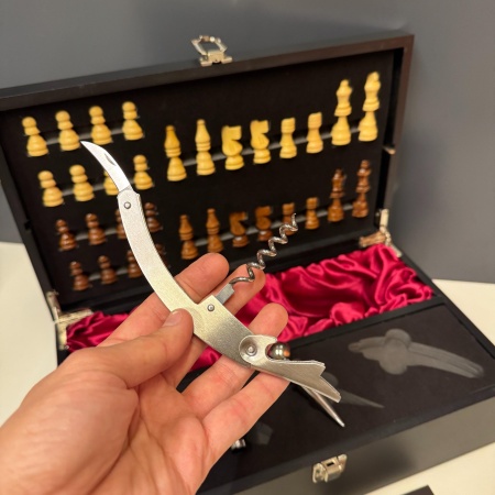 Деревянный шахматный винный набор черный